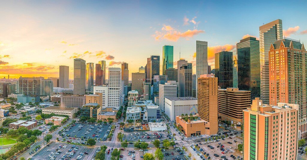 You are currently viewing How to Start Investing in Houston Commercial Real Estate in 2026 (Even With a Smaller Budget)